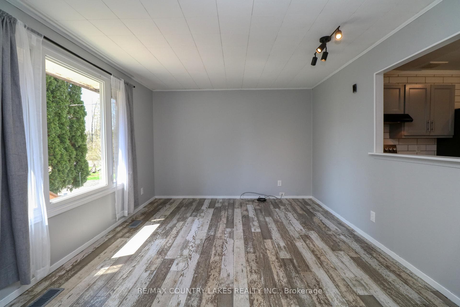 126 Mcguire Beach Road photo 9
