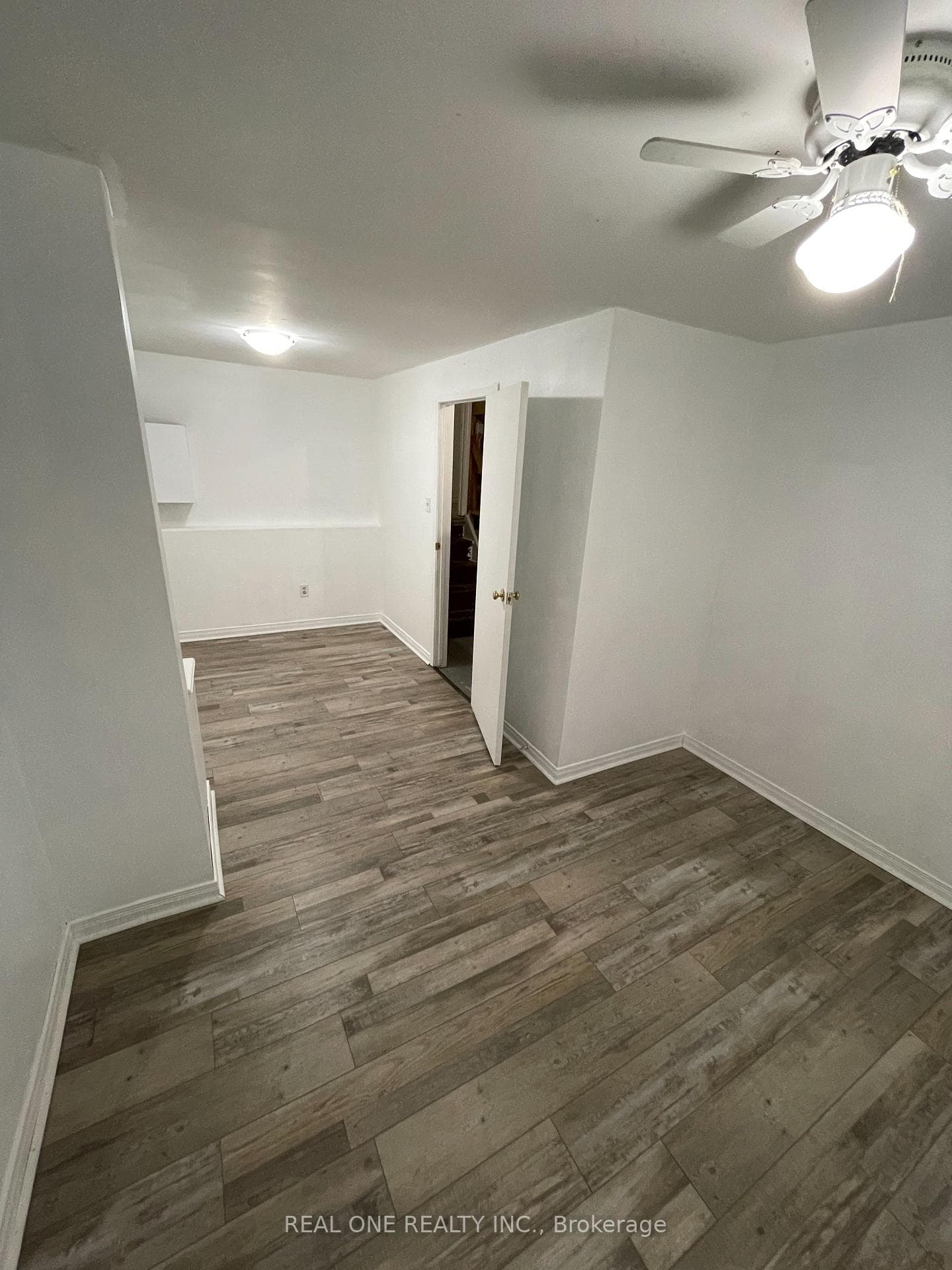 44 Banting Crescent photo 36