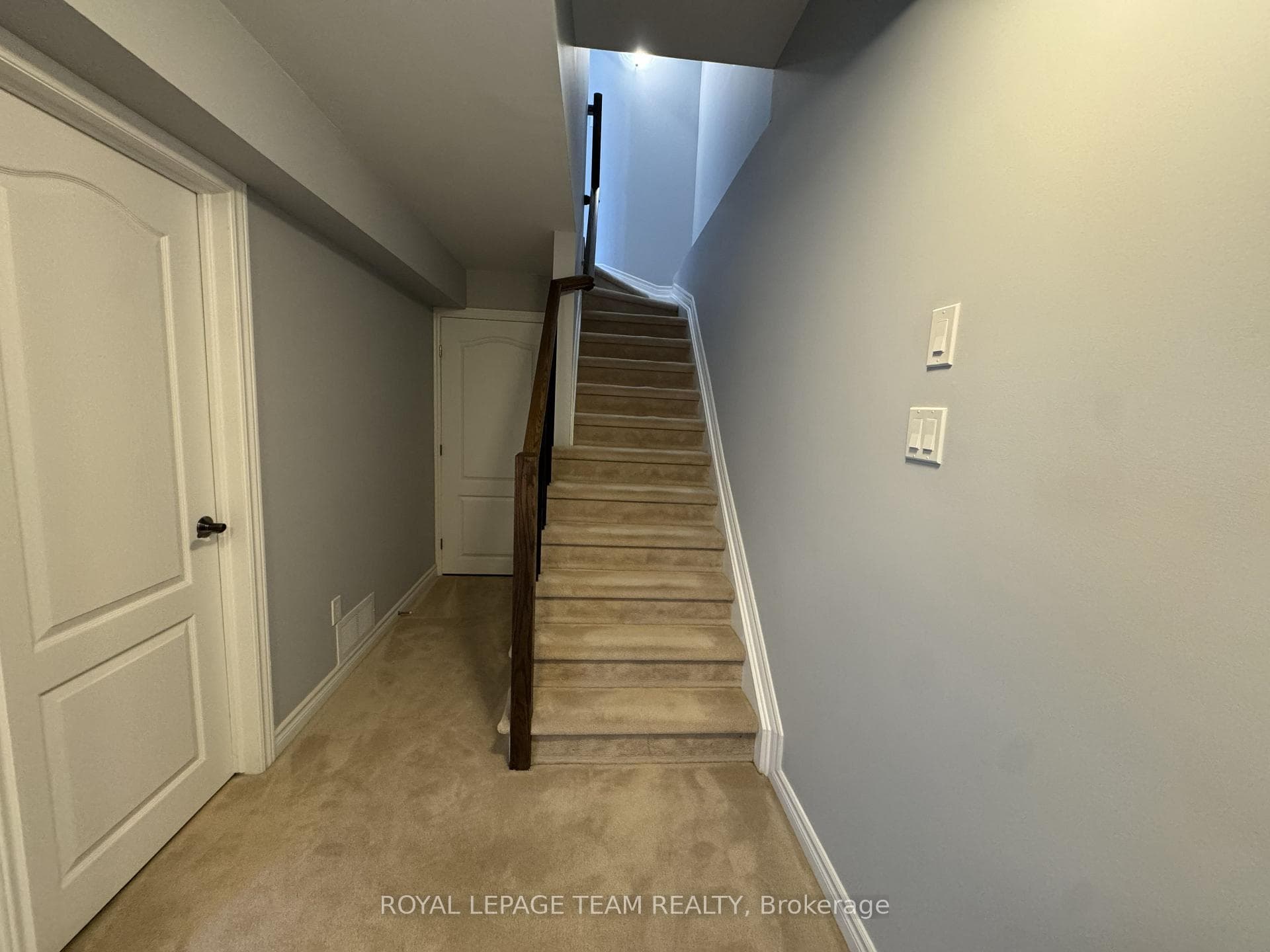 630 Moorpark Avenue photo 22