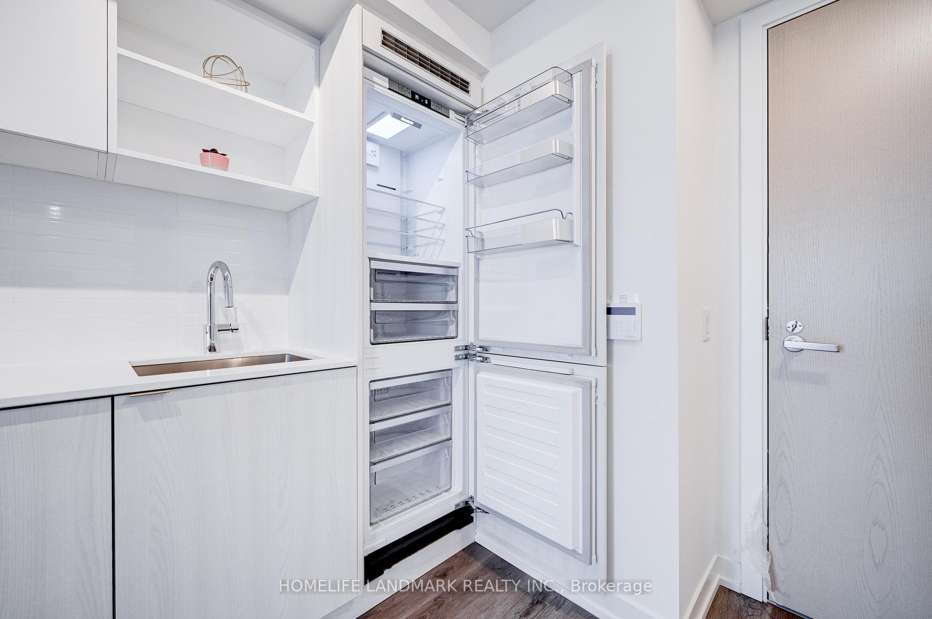 138 Downes Street Unit 2706 photo 15