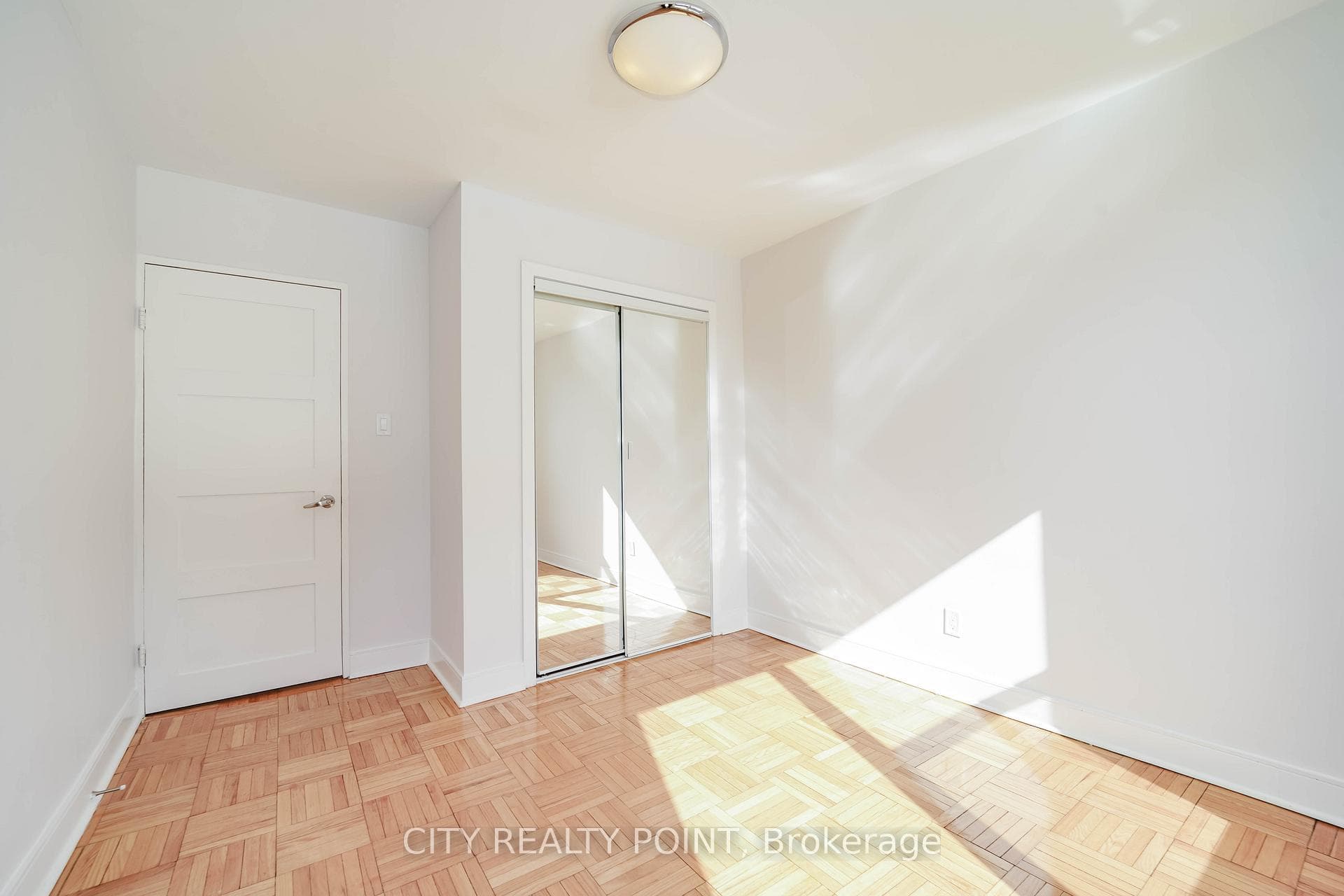 1545 Bathurst Street Unit 405 photo 14