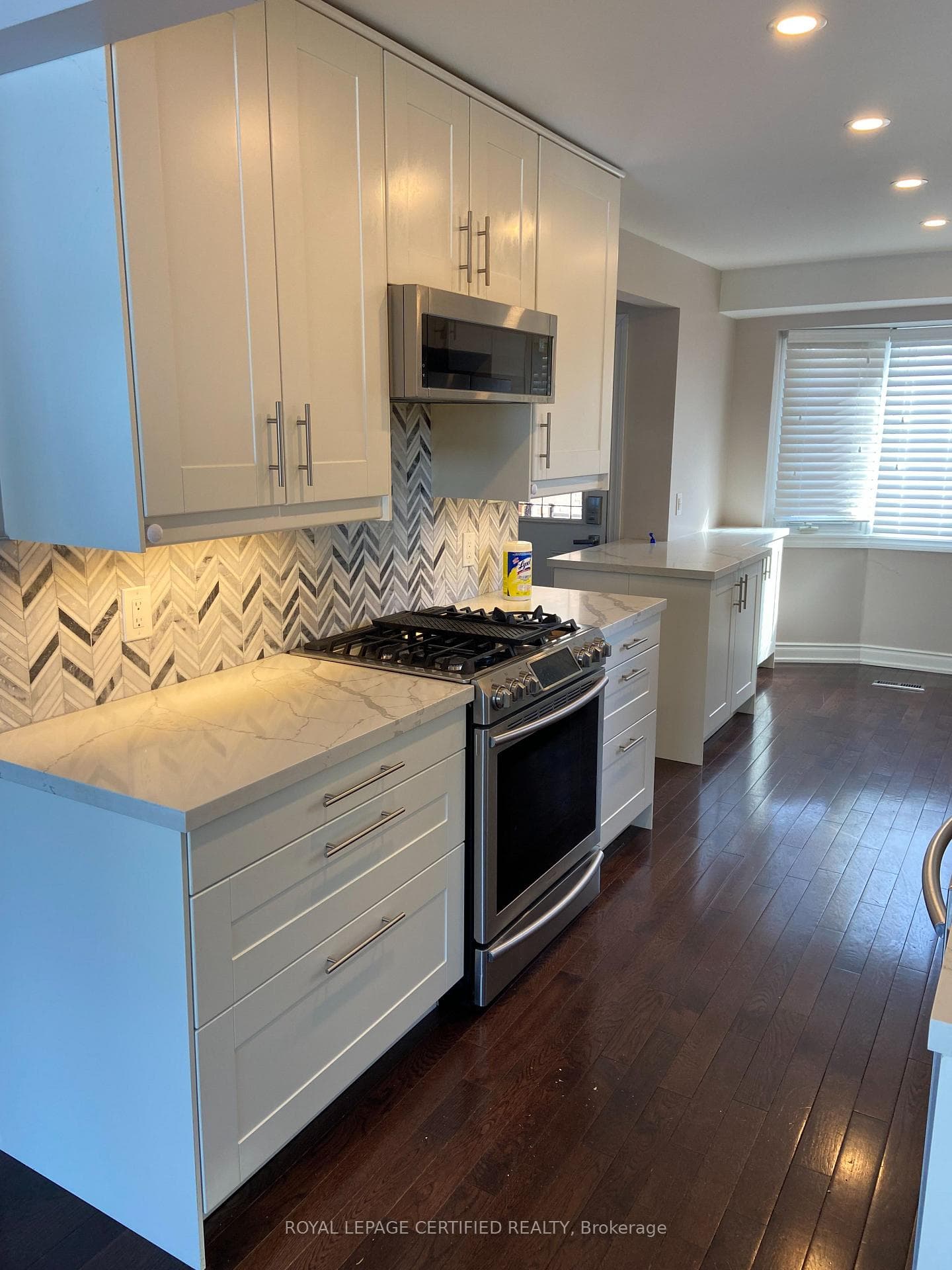 3221 Victoria Street Unit Upper photo 1