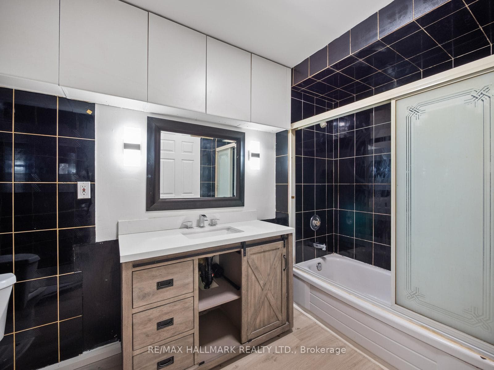 137 Gerrard Street photo 46