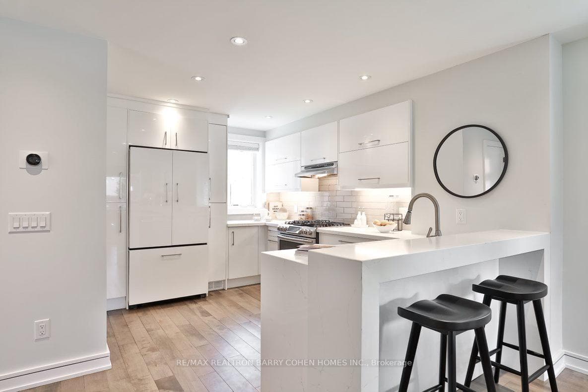 365 Harvie Avenue photo 10