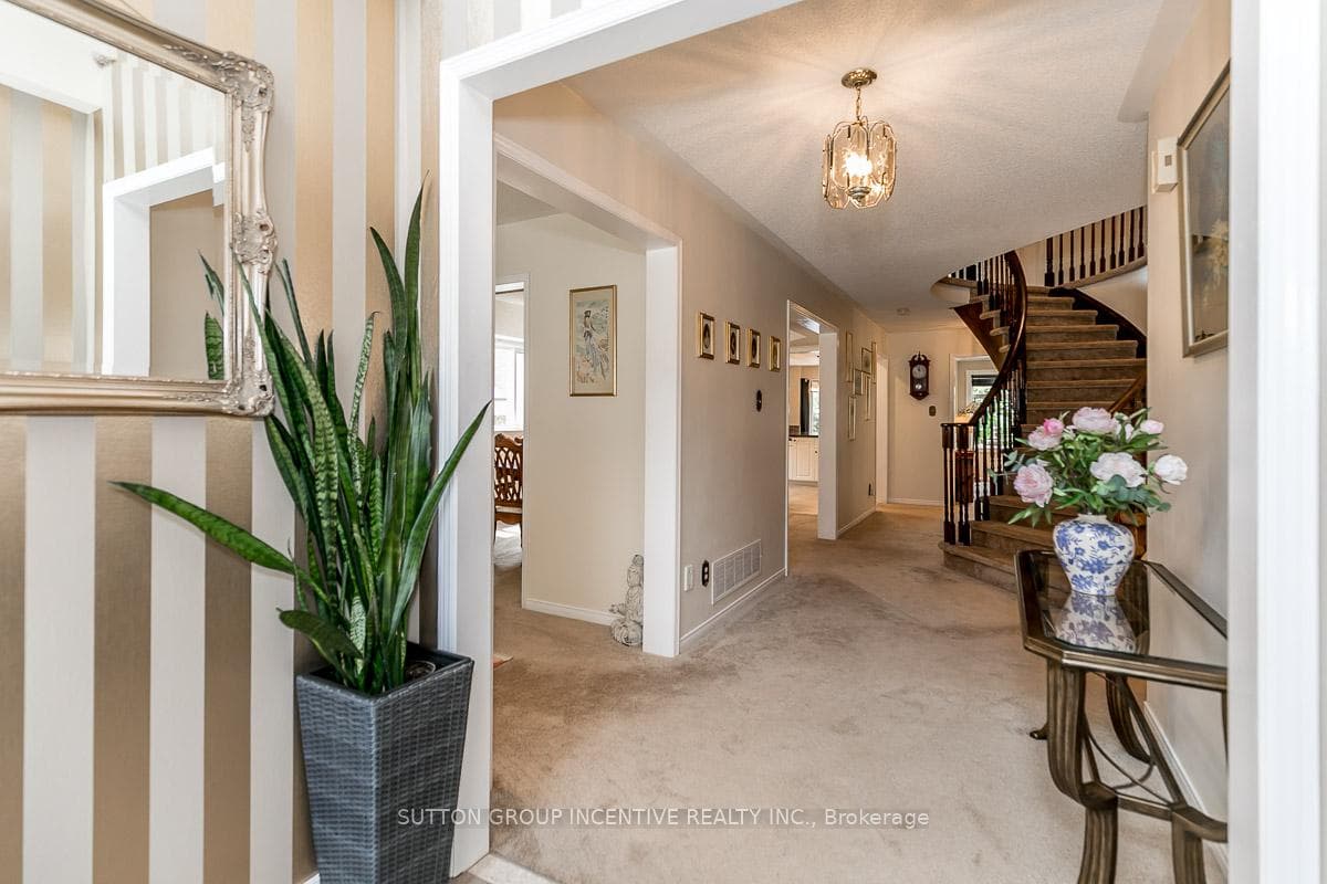 89 Cityview Circle photo 5