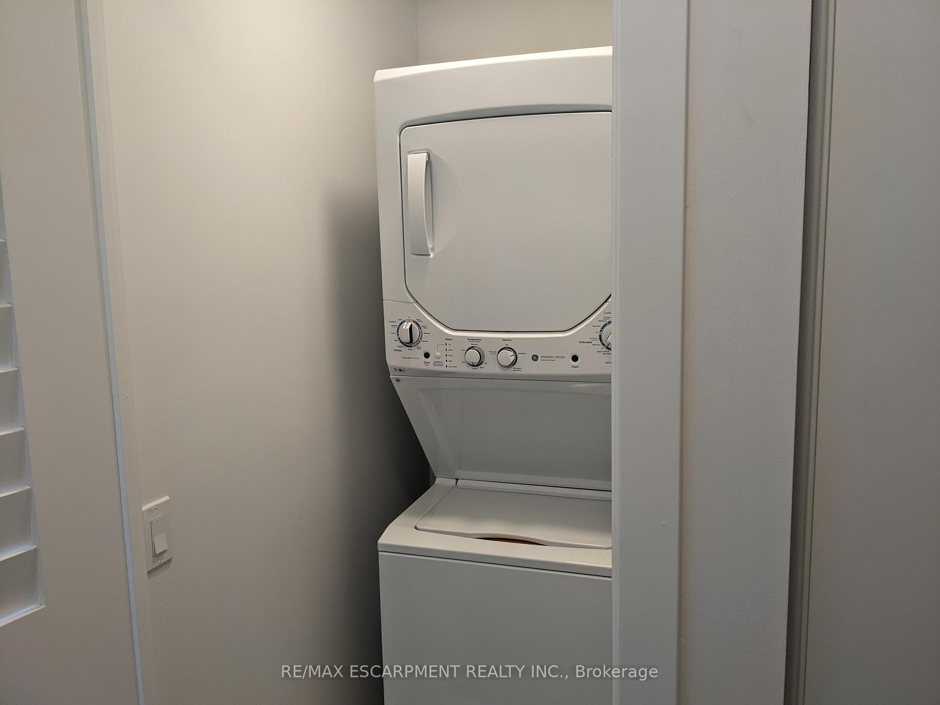 Ensuite Laundry room