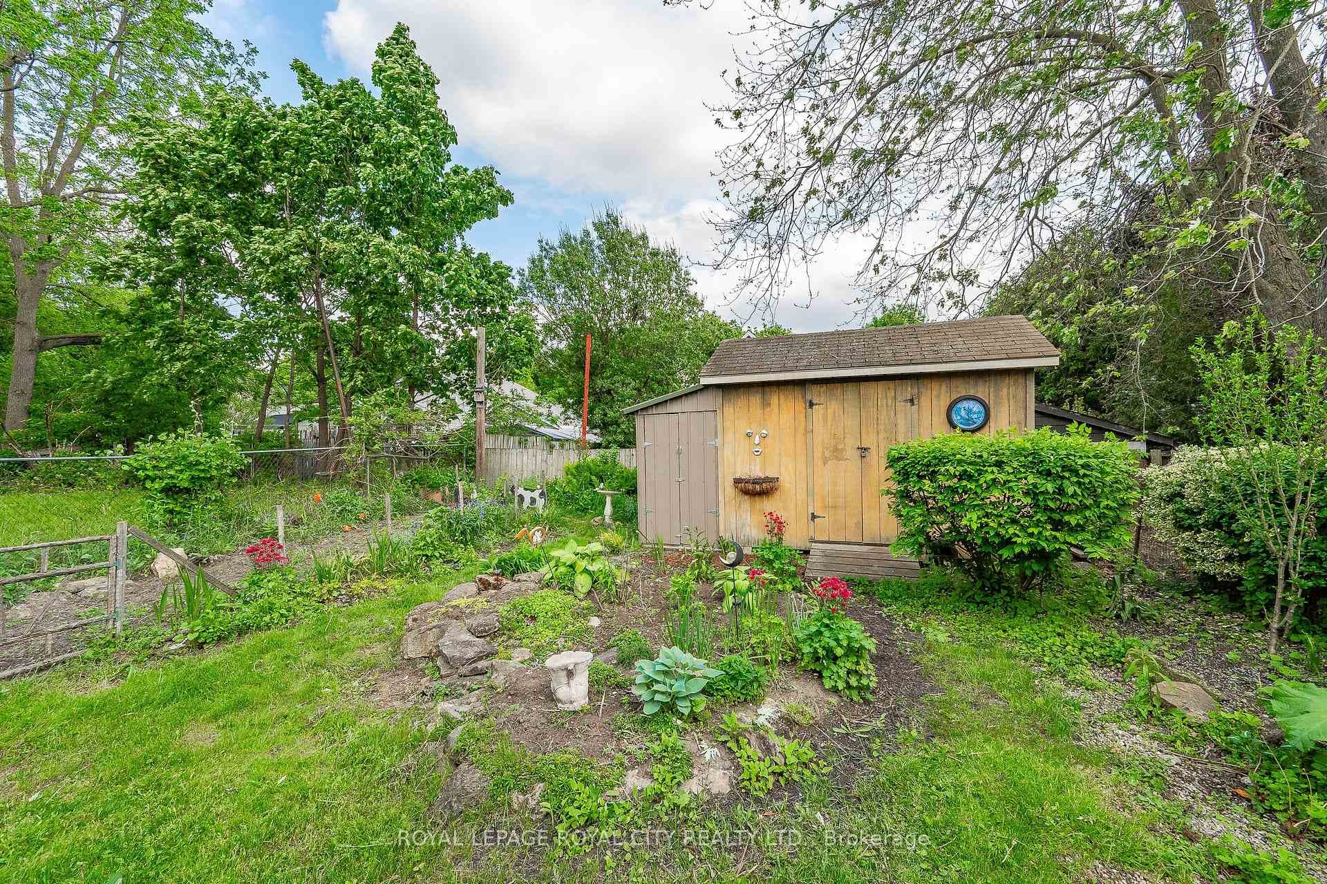 72 Essex Street photo 37