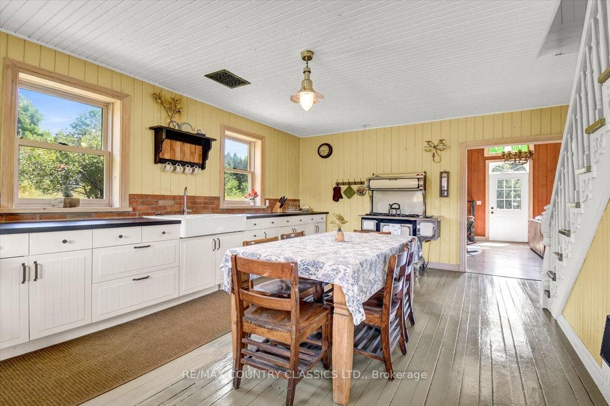 561 Letterkenny Road photo 6