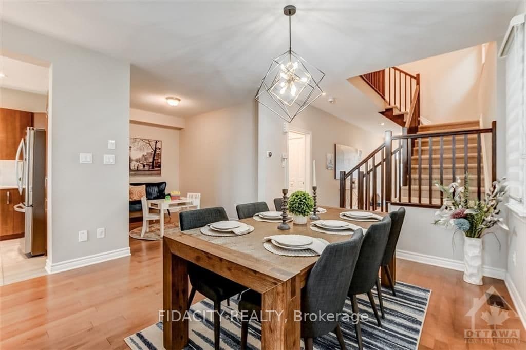 889 RALPH HENNESSY Avenue photo 4