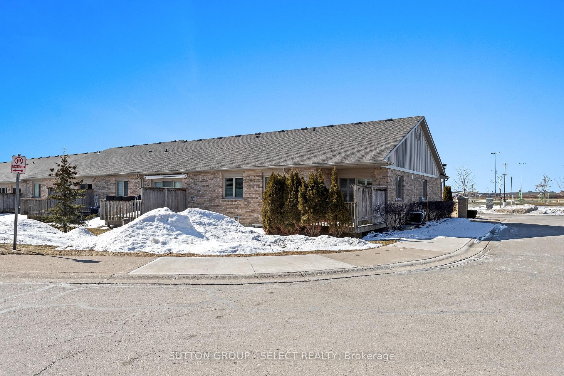 2094 Denview Avenue photo 34