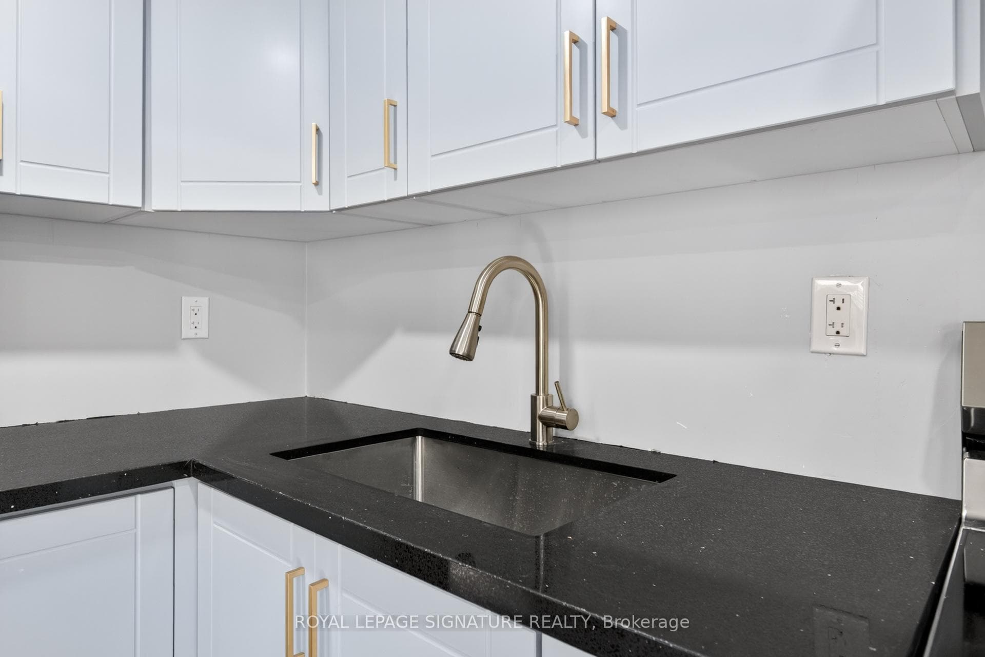 533 Yates Drive photo 9