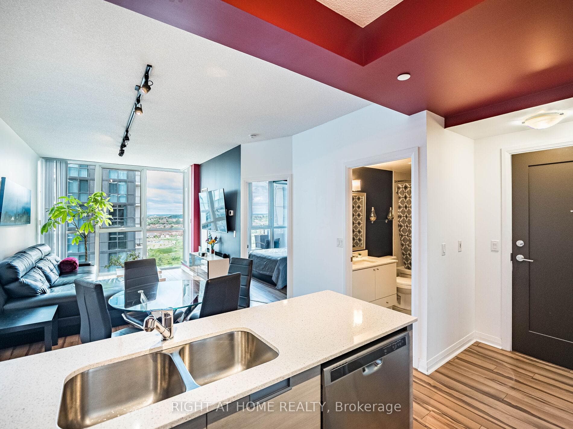 55 Eglinton Avenue Unit 1301 photo 7