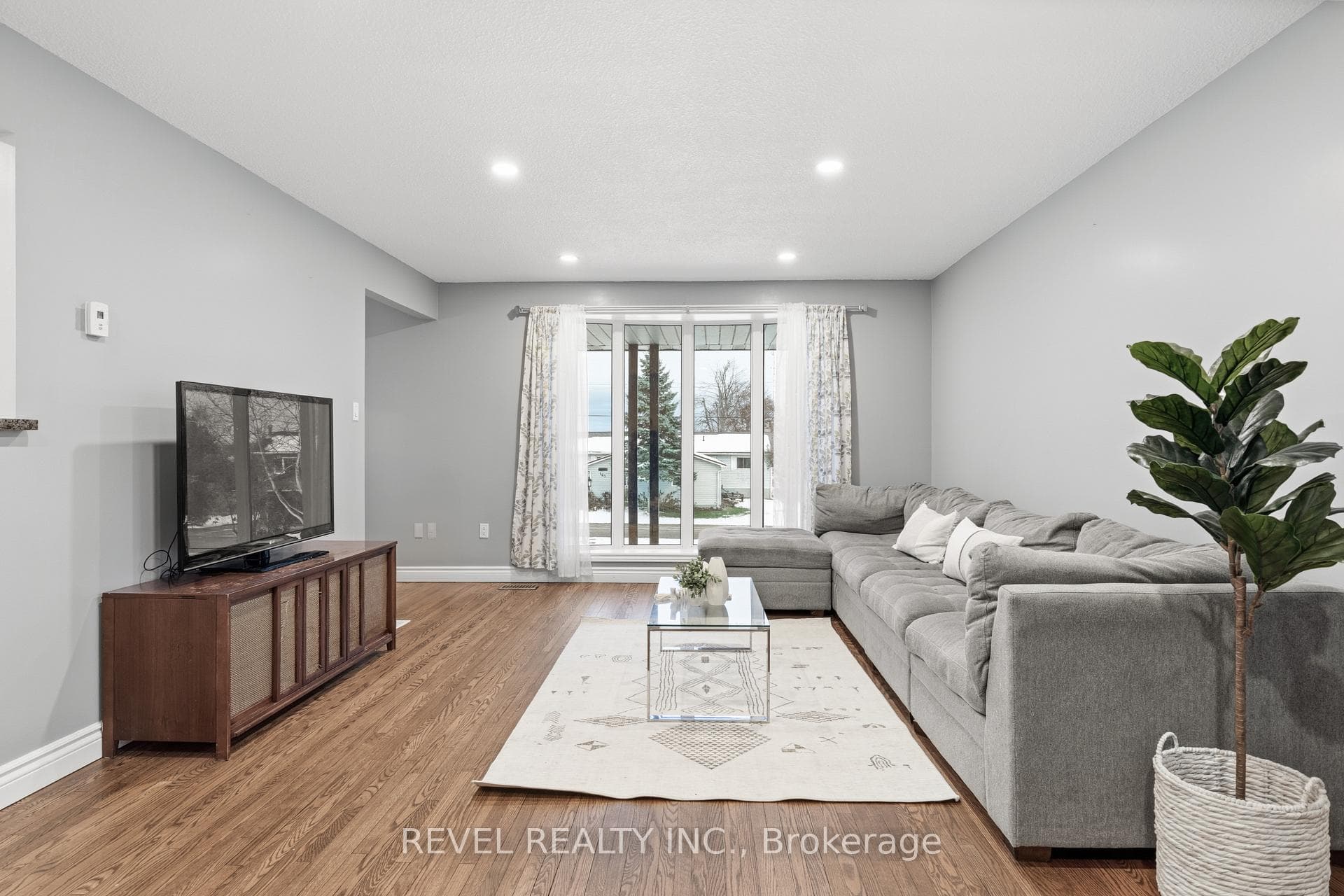 169 Victoria Drive photo 11