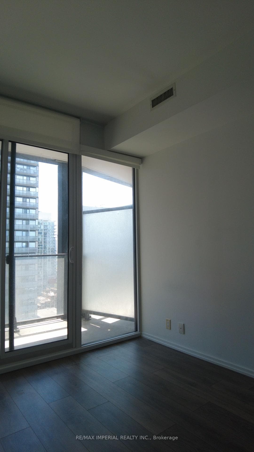 125 peter Street Unit 2411 photo 12