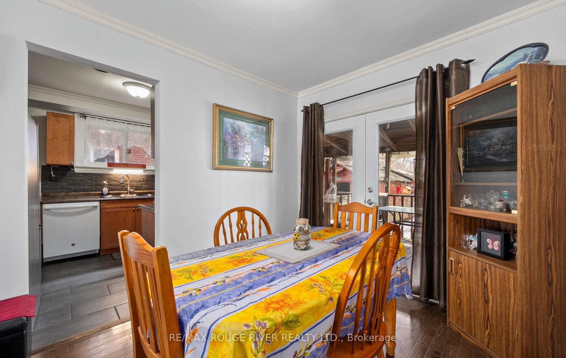 224 Burk Street photo 15