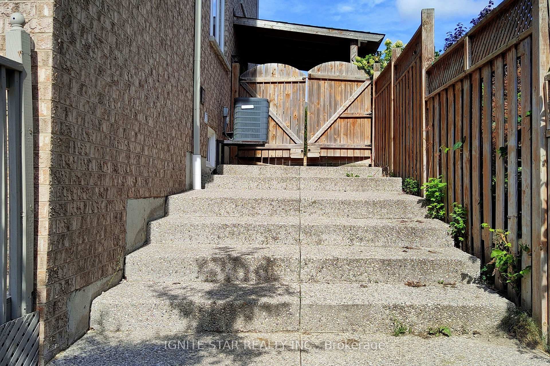 120 Danielson Court photo 34