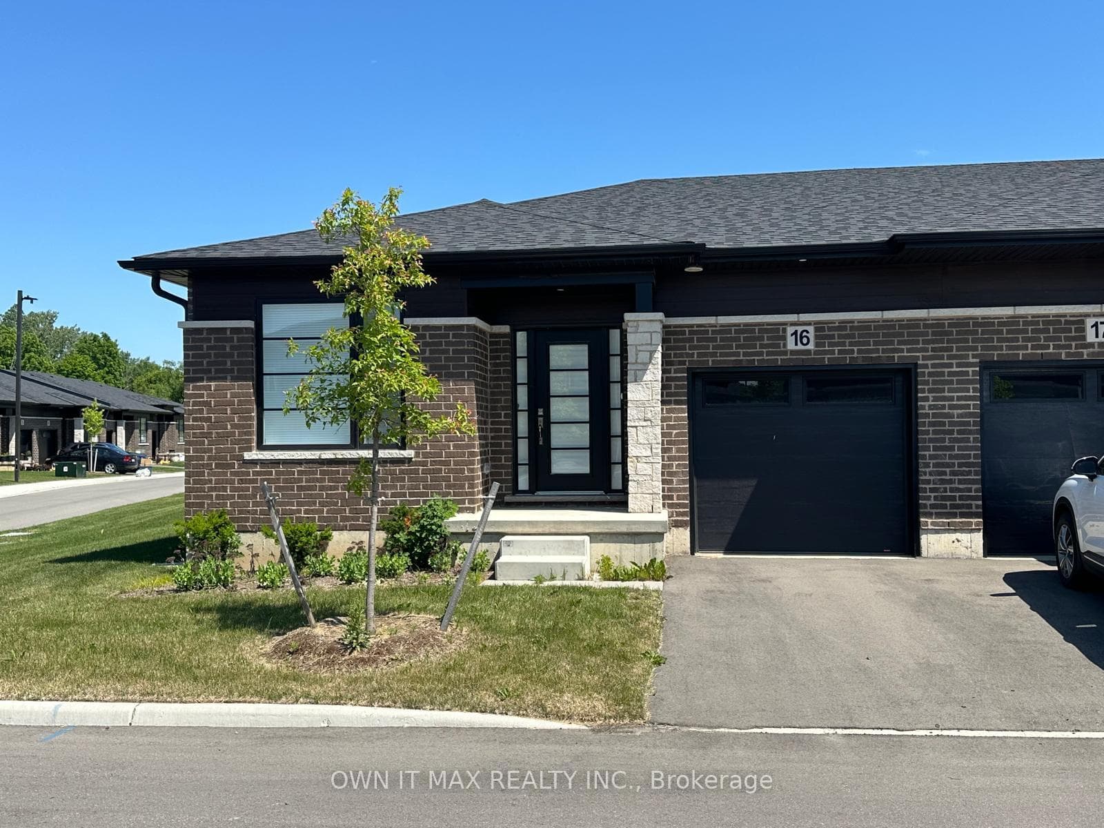 550 Grey Street Unit 16 photo 1