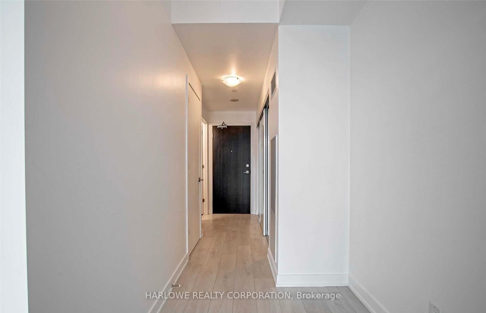 50 Bruyeres Mews Unit 708 photo 5