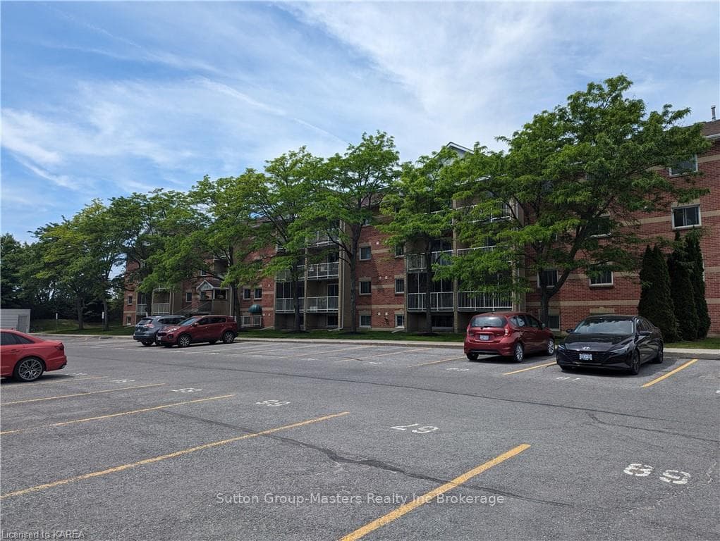 310 KINGSDALE Avenue Unit 408 photo 2