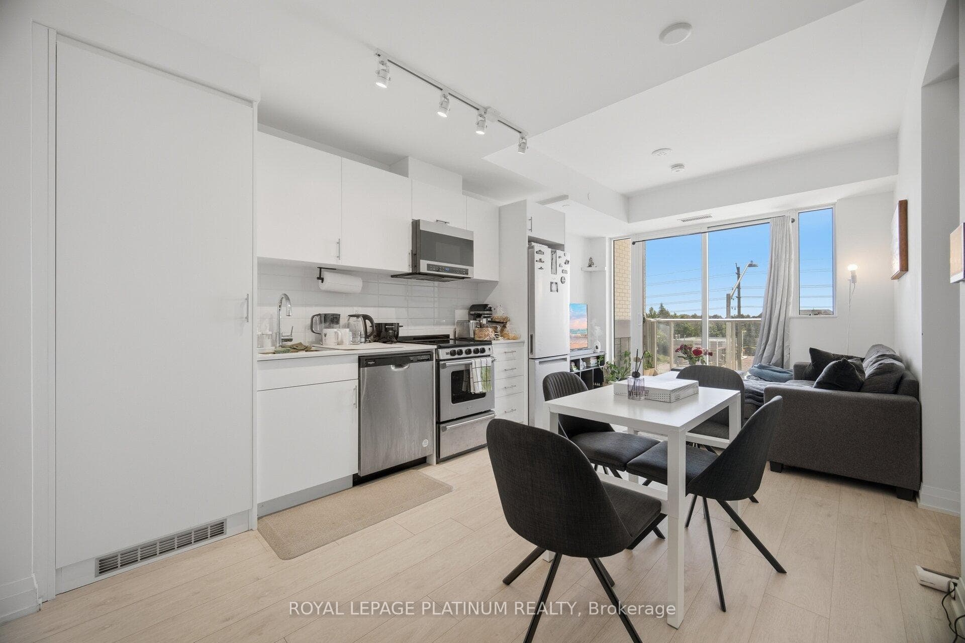 412 Silver Maple Road Unit 311 photo 9