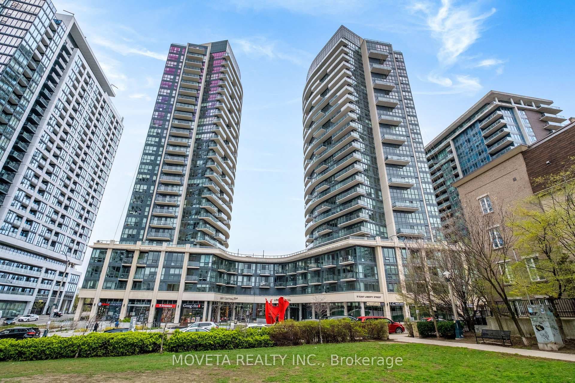 Stunning Building in the Heart of Liberty Village