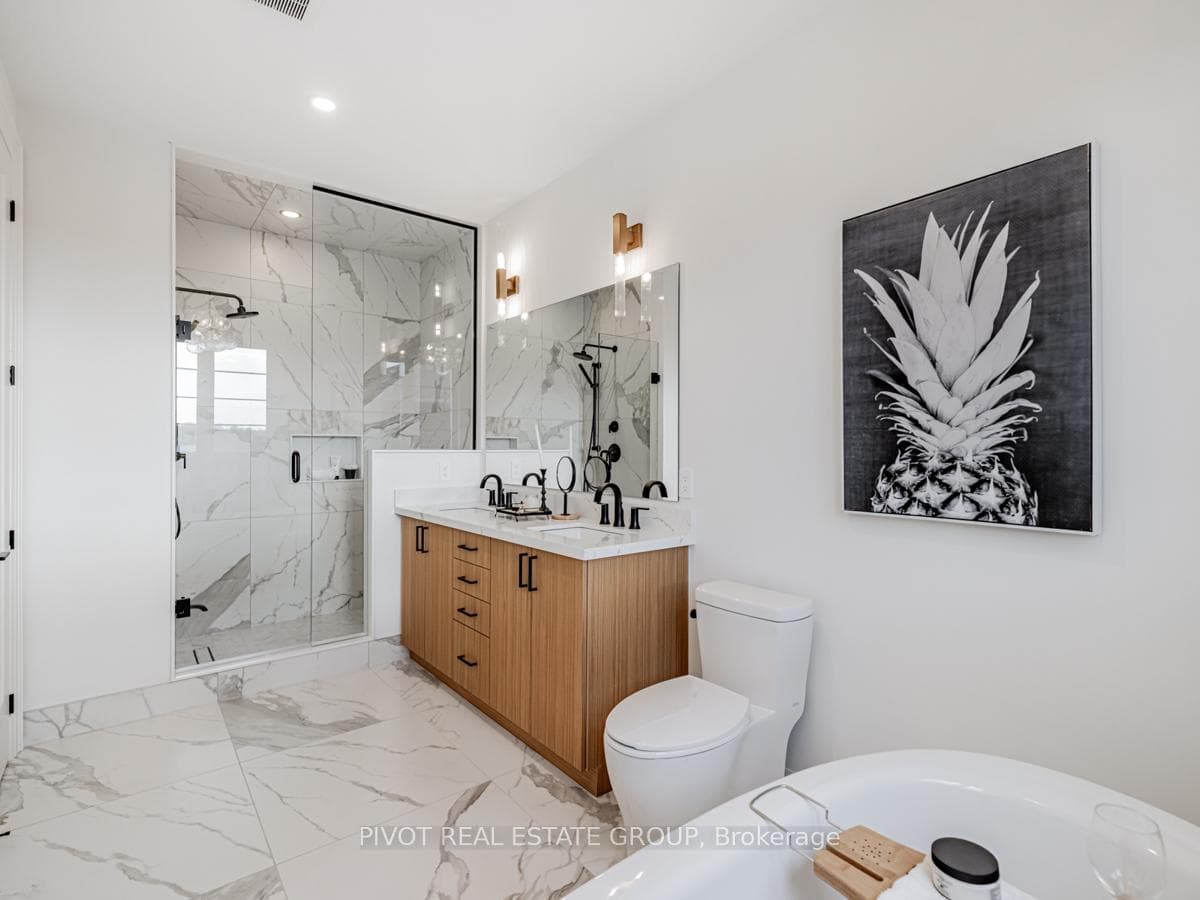 5 Rowe Street photo 35