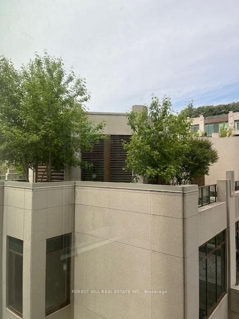310 Tweedsmuir Avenue Unit 402 photo 22