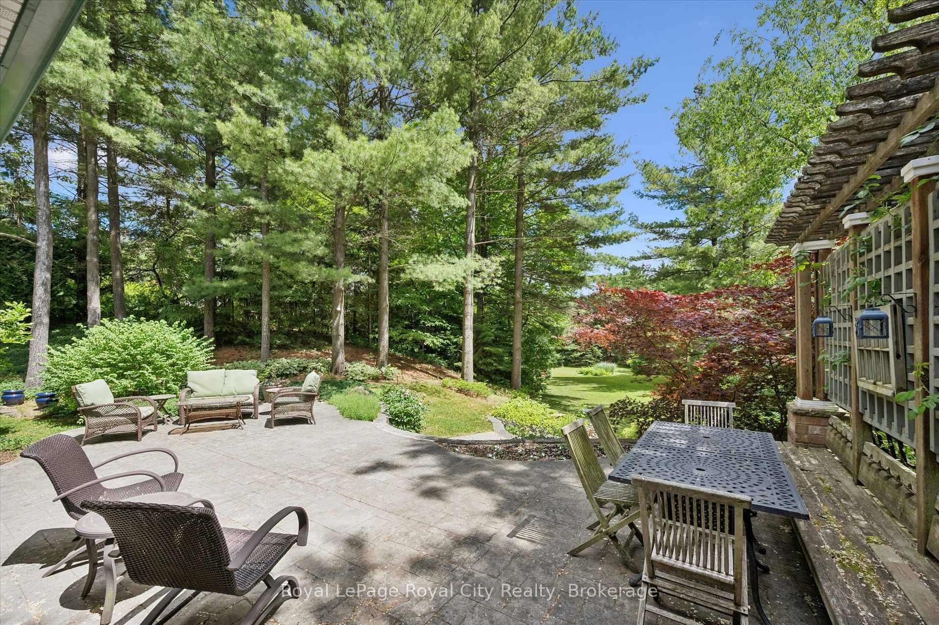 135 Hume Road photo 44