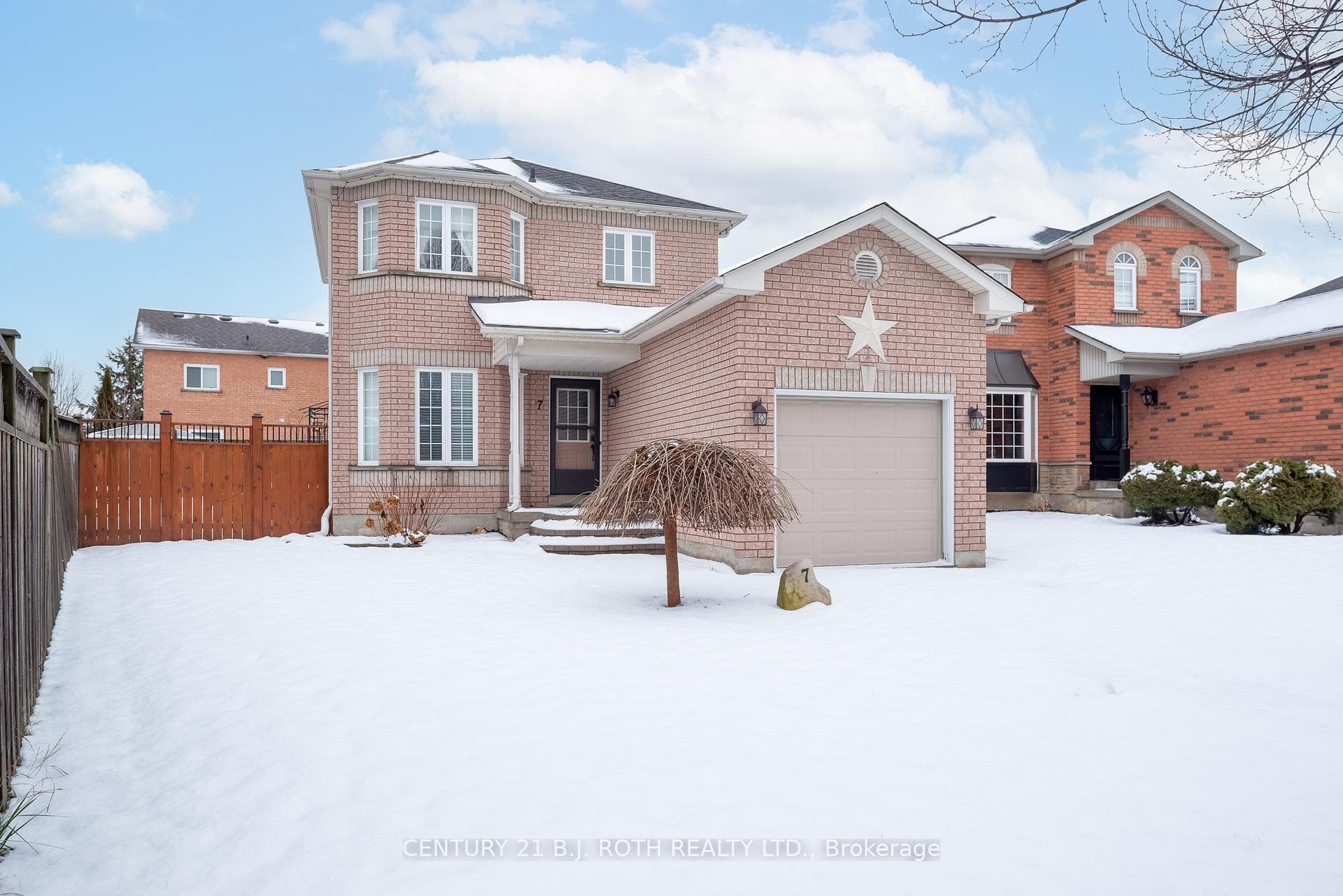 7 Drake Drive photo 2