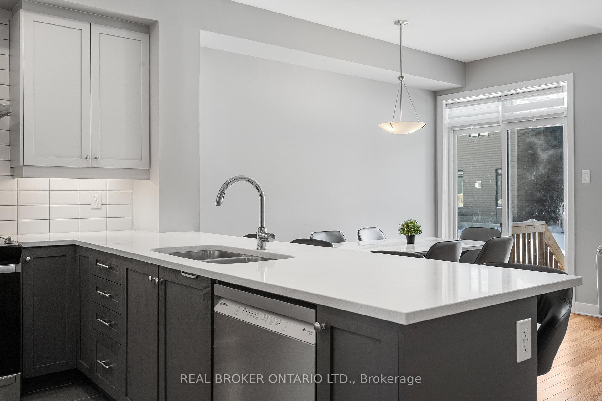 143 Bristol Crescent photo 8