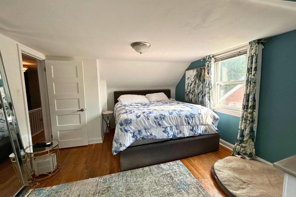 43 Holland Avenue Unit Main/Upper photo 11