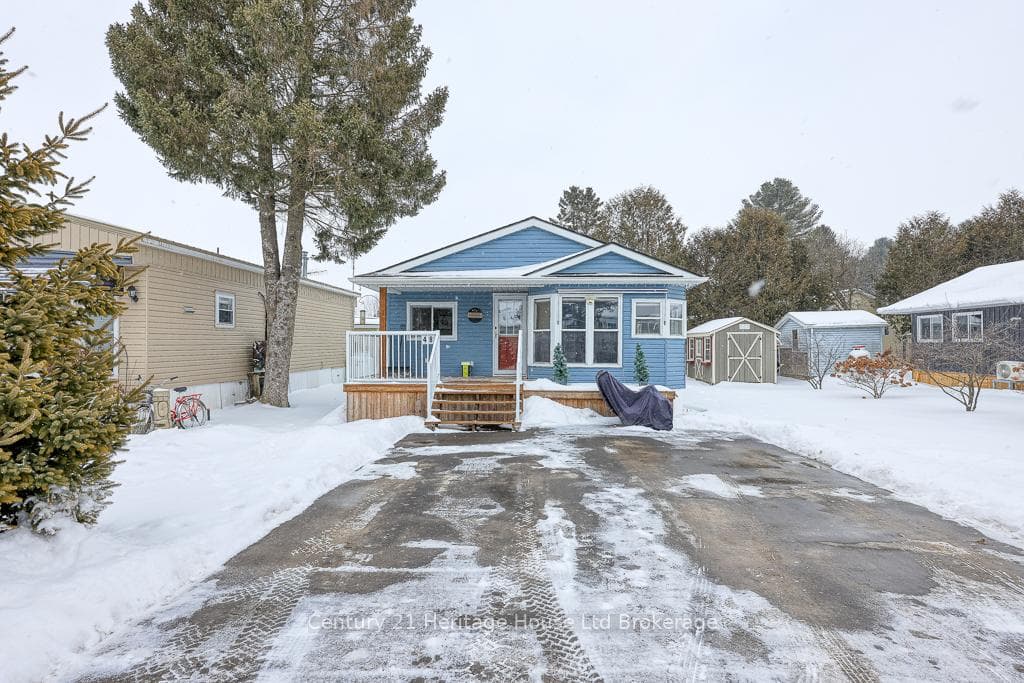 495856 10TH Line Unit 48 photo 1