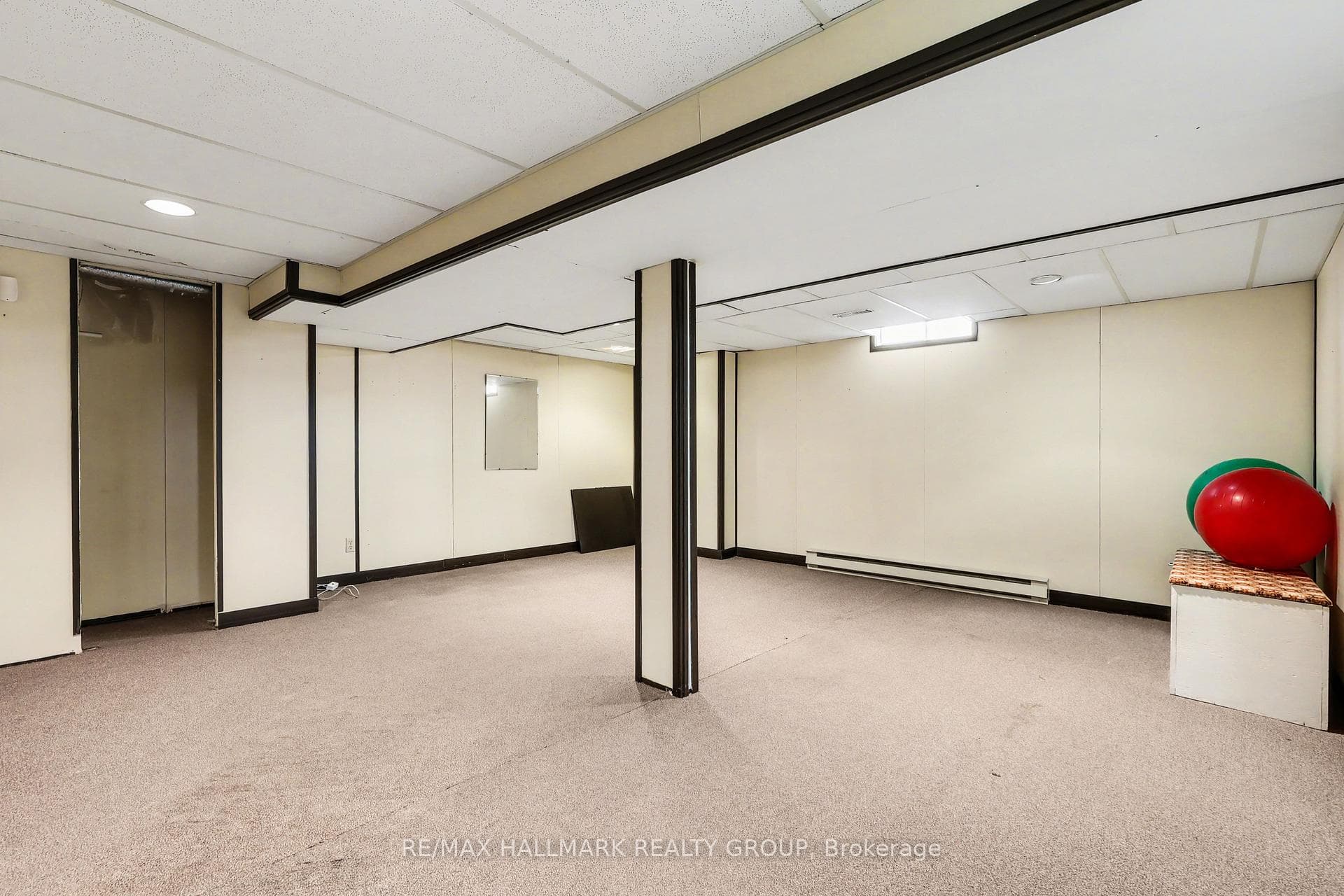 1620 Des Grives Crescent photo 18