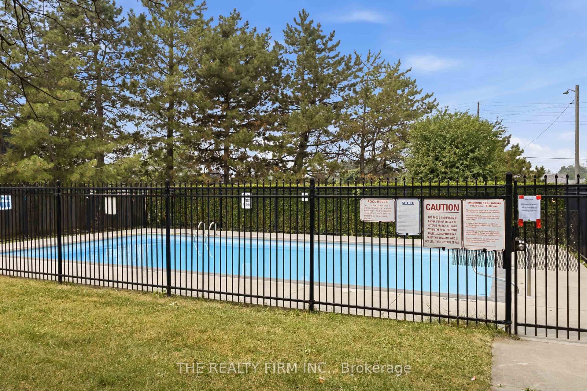 733 Deveron Crescent Unit 210 photo 34