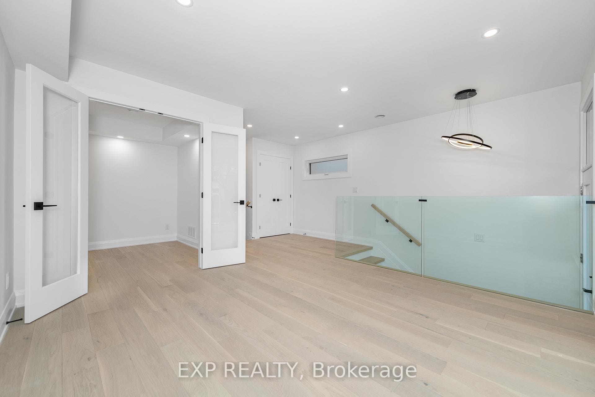 533 BROADHEAD Avenue Unit A photo 6