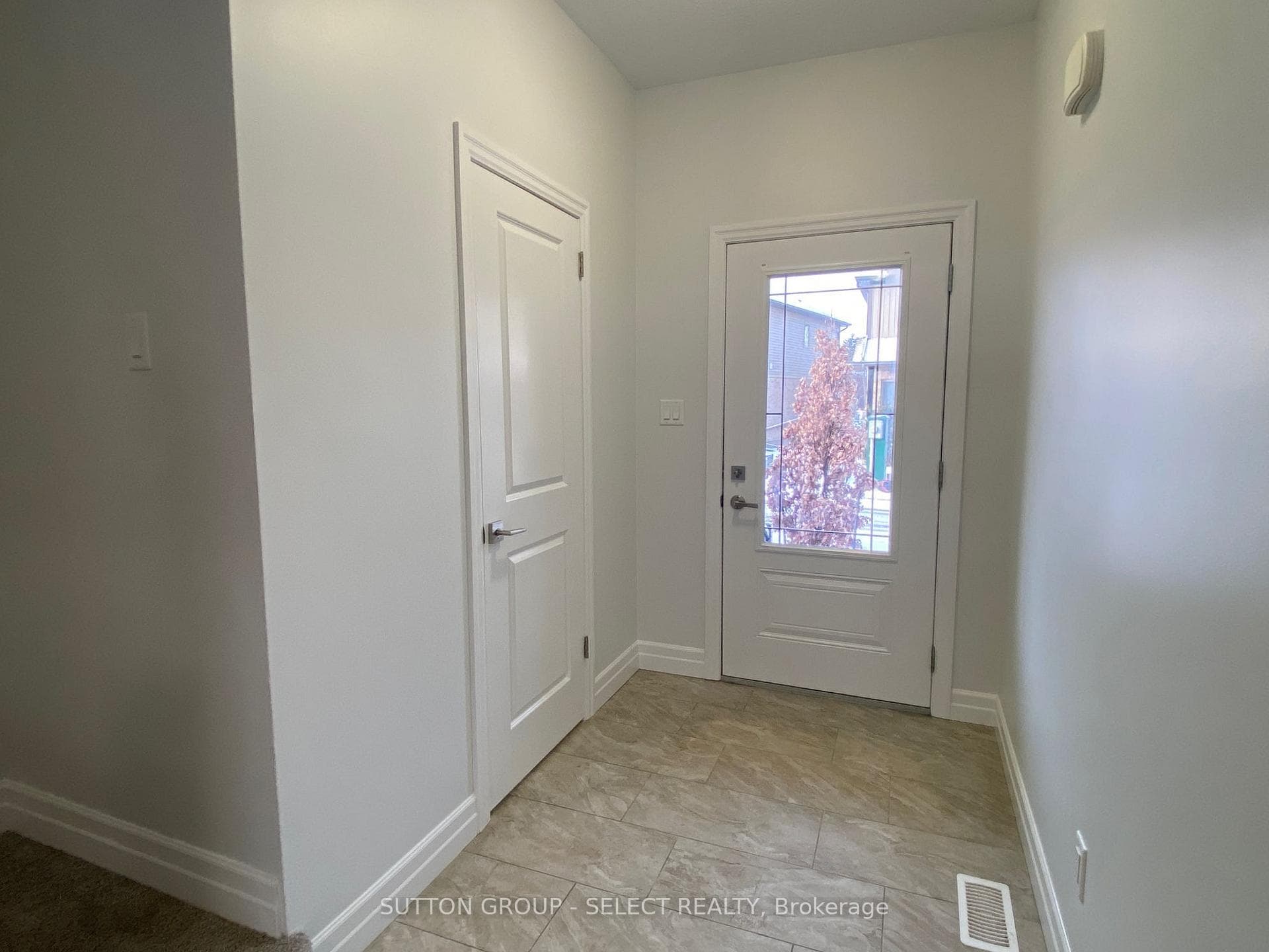 1023 Devonshire Avenue Unit 24 photo 2