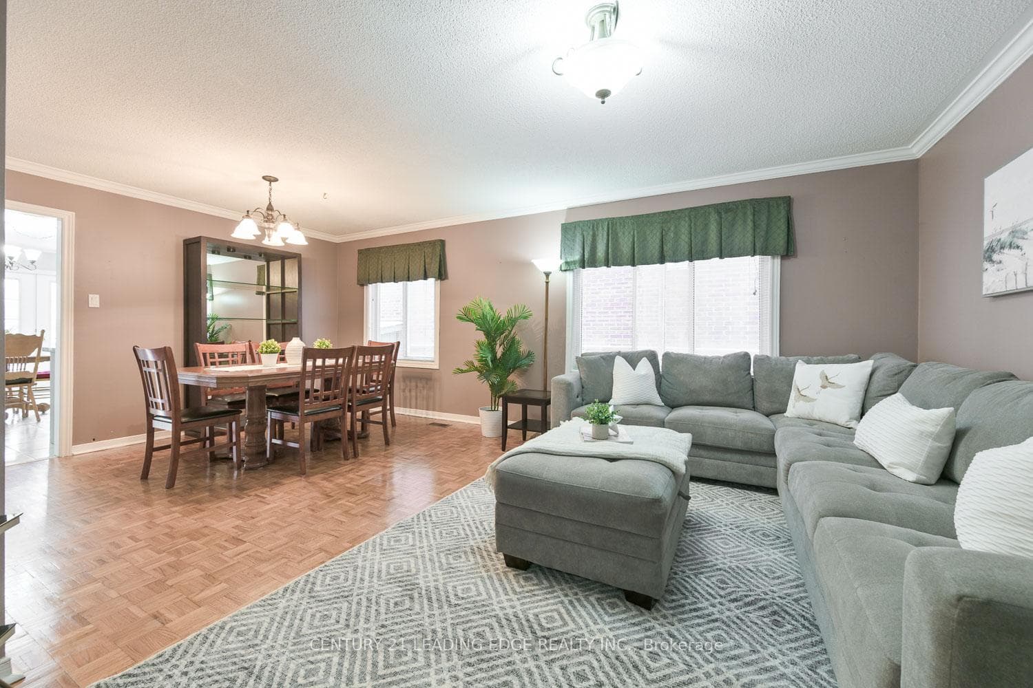 33 Spragg Circle photo 6