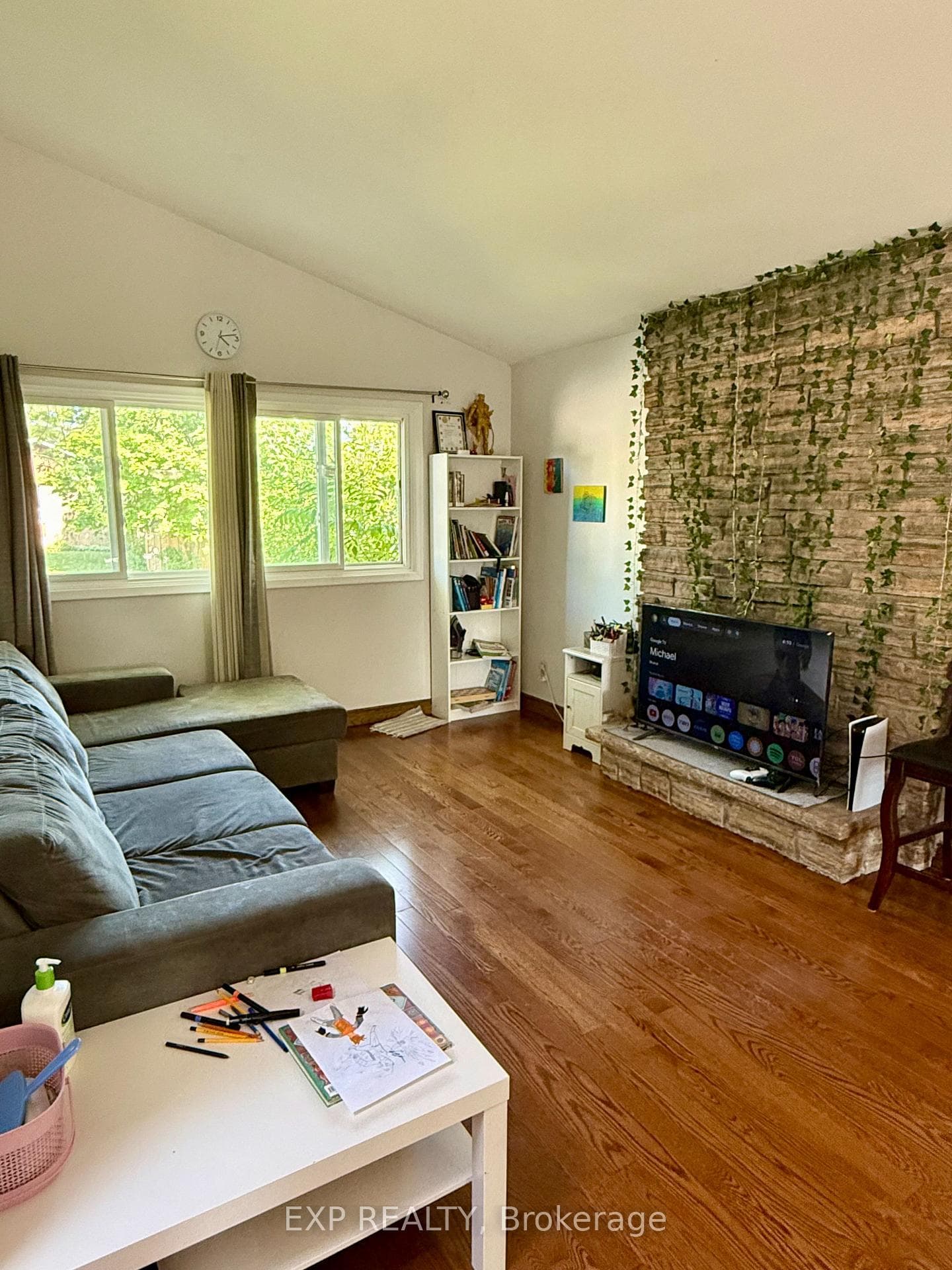 6 Mid Pines Road Unit Upper photo 2