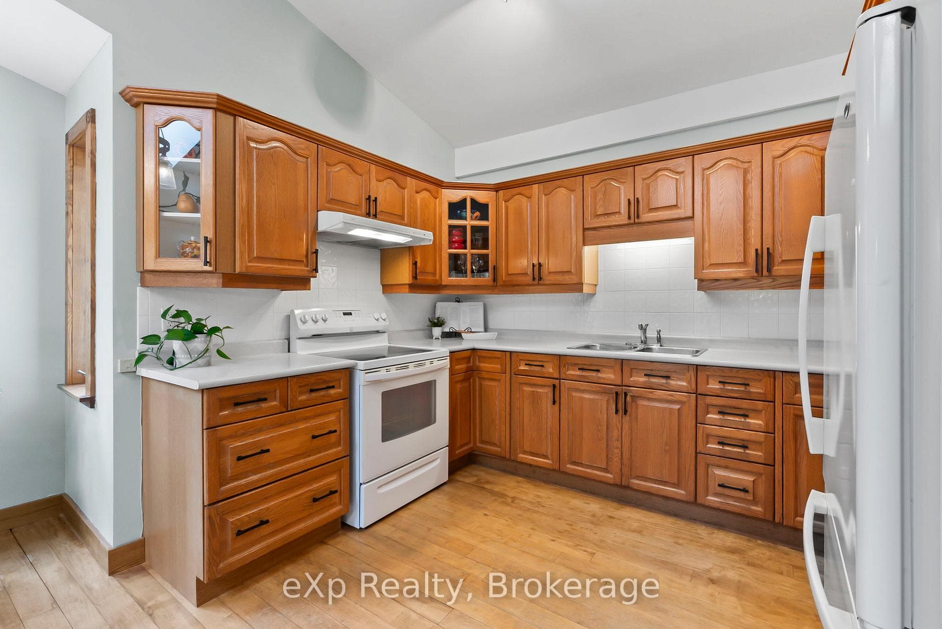 5 15TH Avenue photo 15