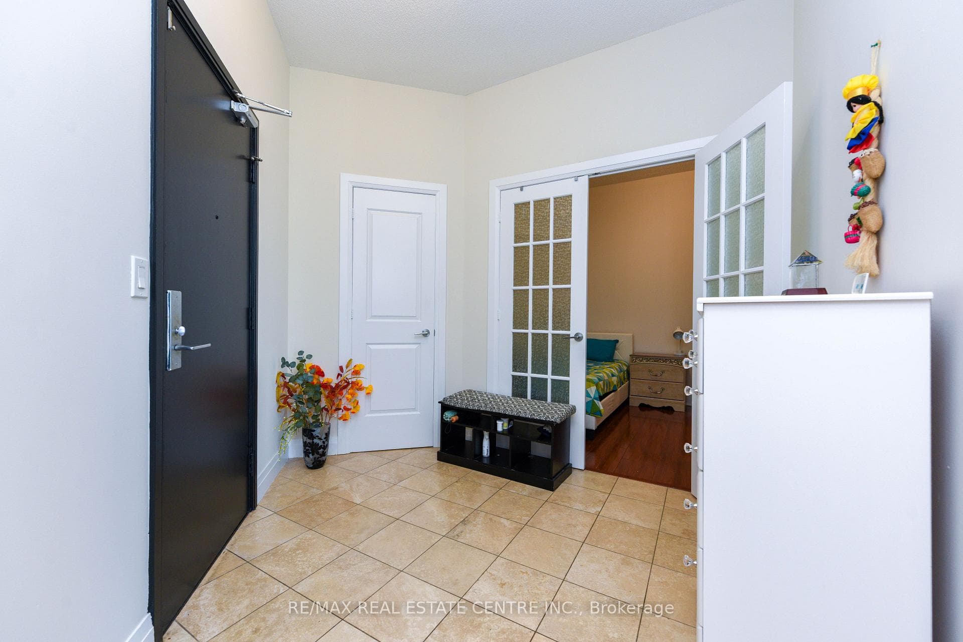 90 Absolute Avenue Unit 2605 photo 3