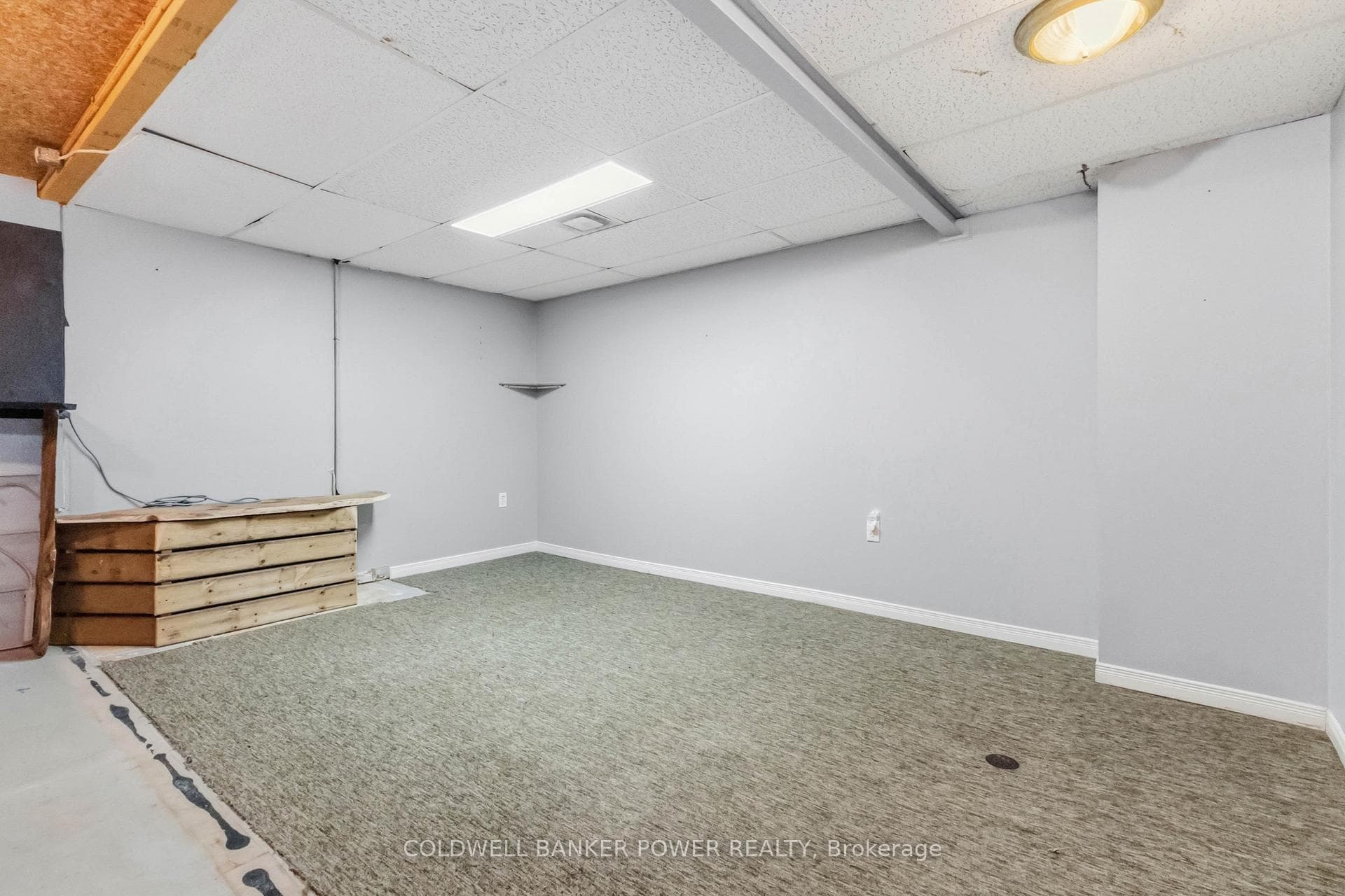 74 Patience Crescent photo 36