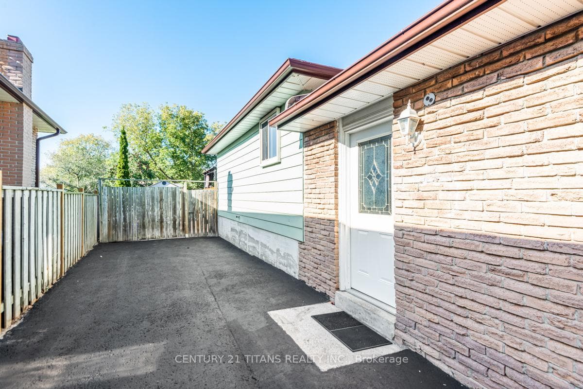156 Madawaska (Main) Avenue photo 5