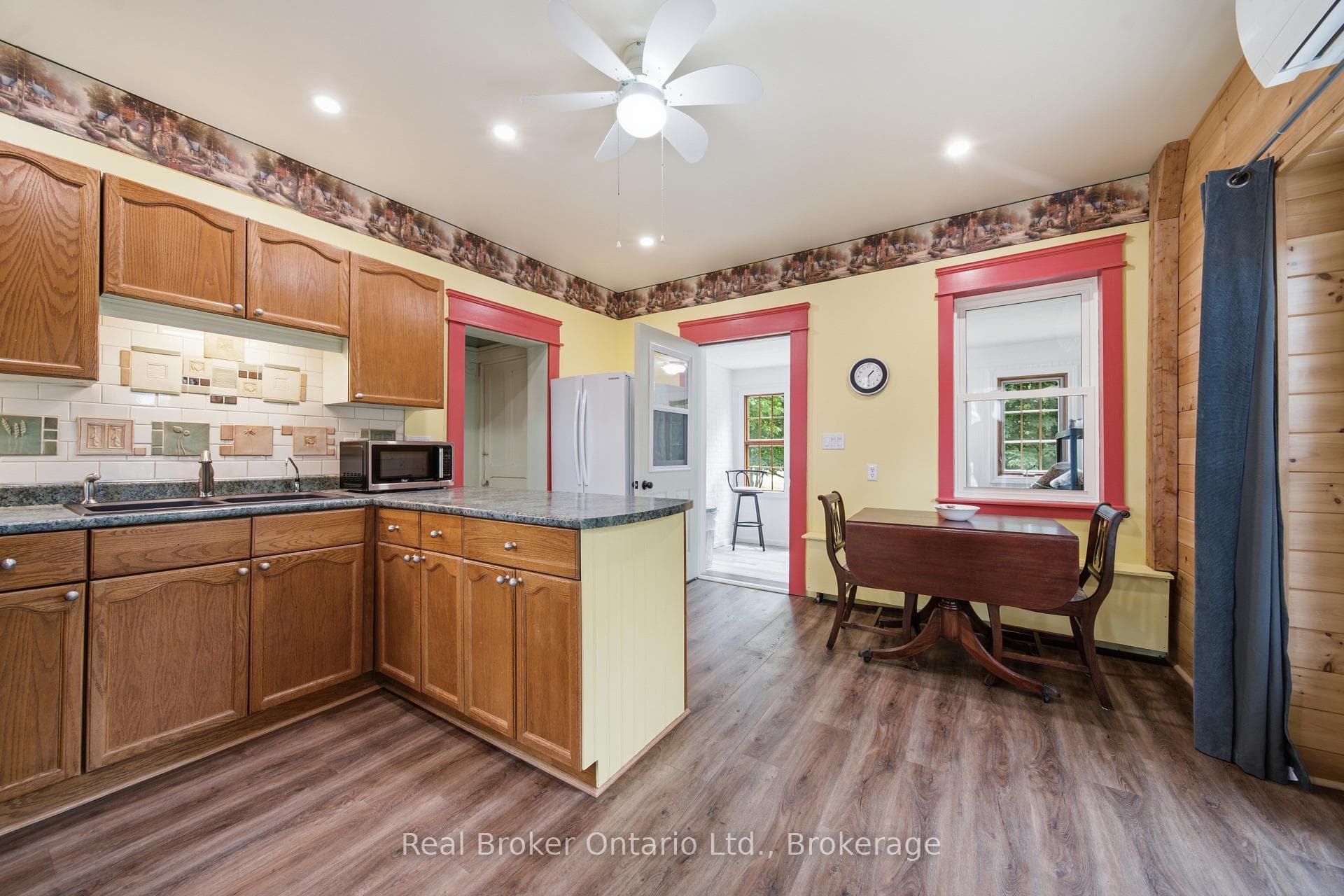 3050 Patrick Street photo 12