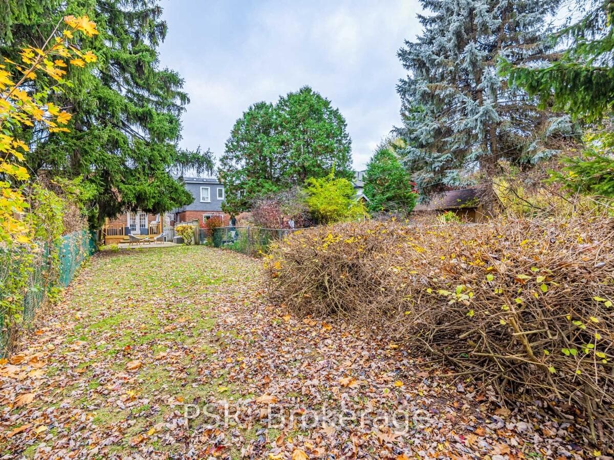 478 Merton Street photo 33