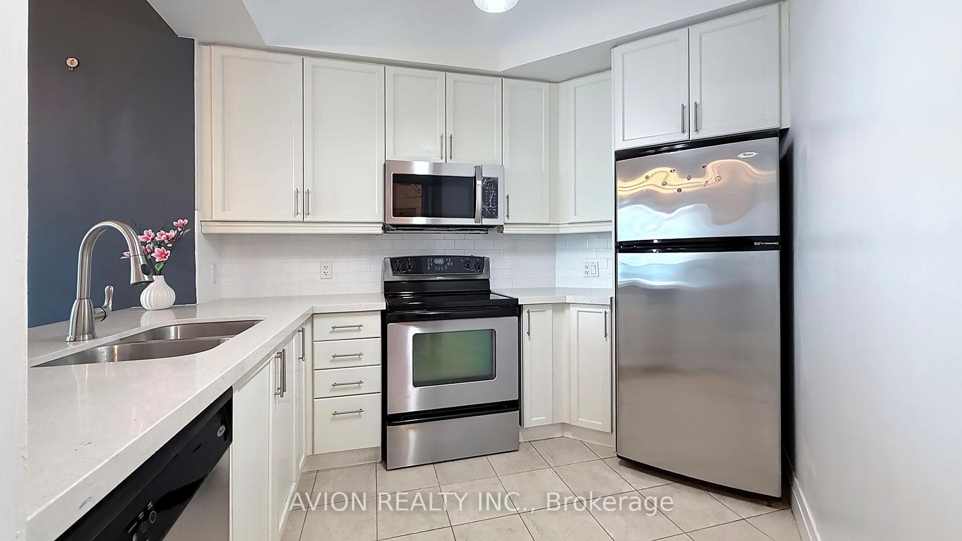 70 Absolute Avenue Unit 2905 photo 12
