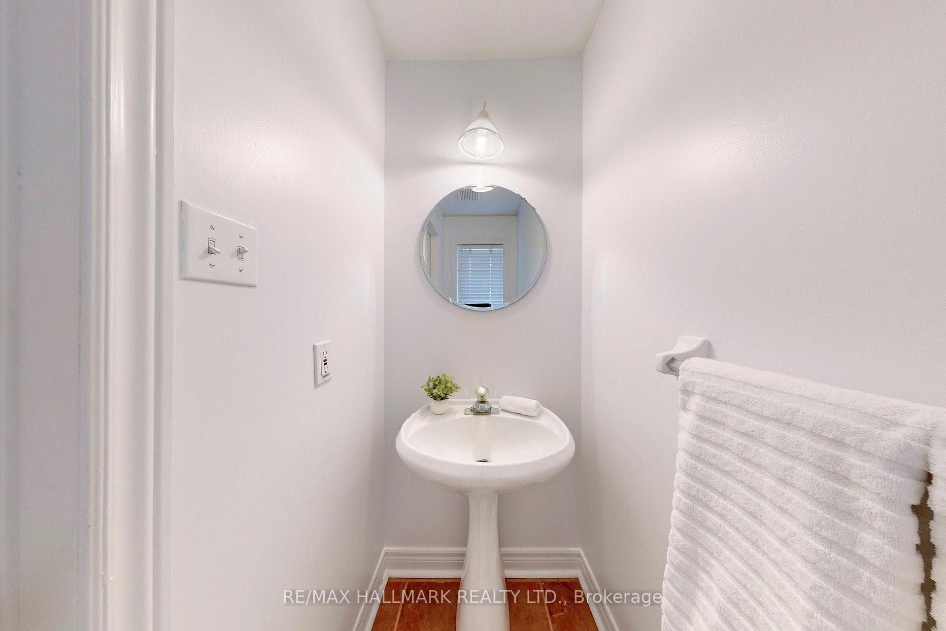 536 Rourke Place photo 13