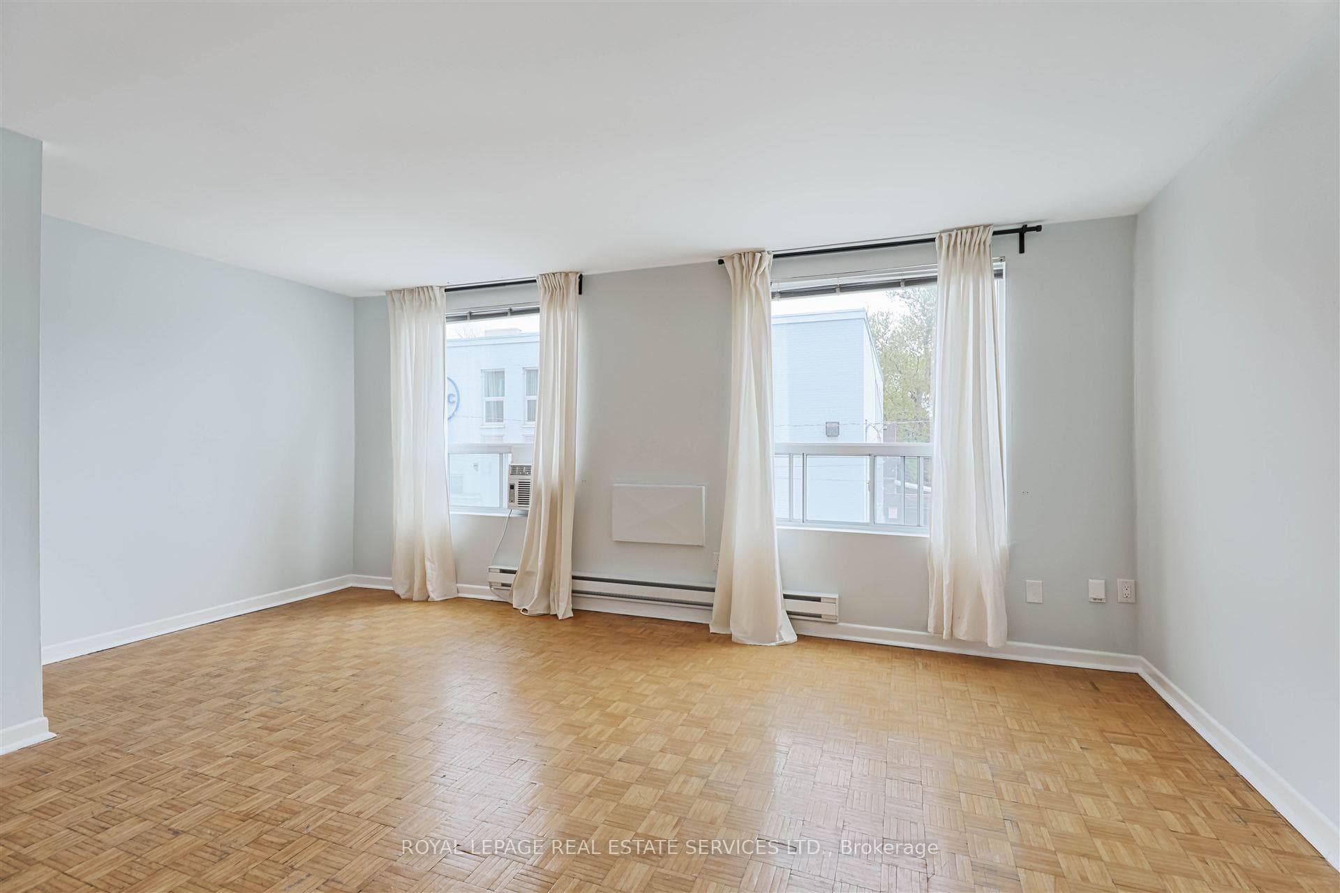 2875 Bloor Street Unit Back photo 3