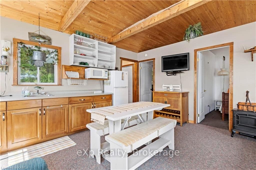 418 LIMERICK LAKE Road photo 25
