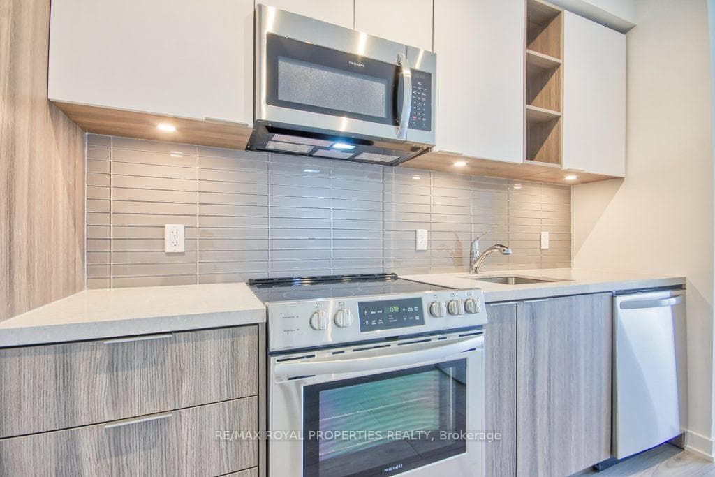 30 Ordnance Street Unit 710 photo 6