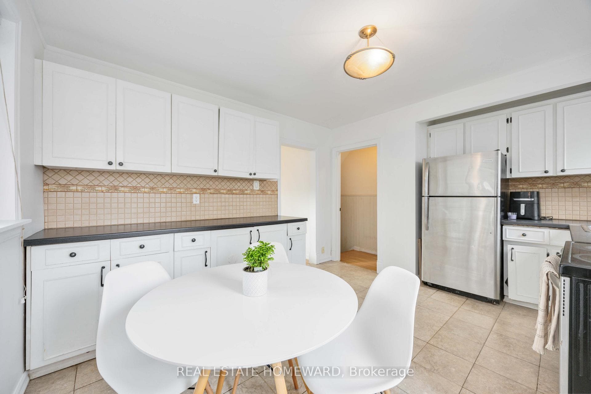 61 Avis Crescent photo 8